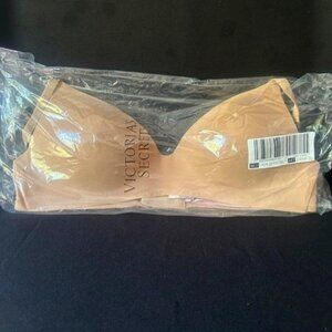 VICTORIA'S SECRET THE T-SHIRT Lightly Lined Wireless Bra 365828 Nude/ Beige 38B